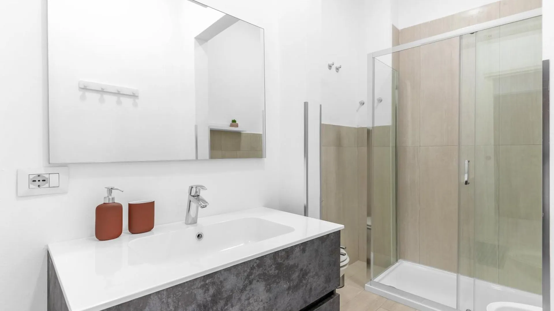 Apartment Crocetta Charme Suite Milan